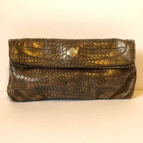 OLSEN Europe brown faux croc magnetic clutch EUC - Picture 1 of 7
